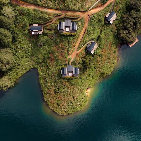 The Boato Hotel Guatapé Εξωτερικό φωτογραφία Aerial view of the lake