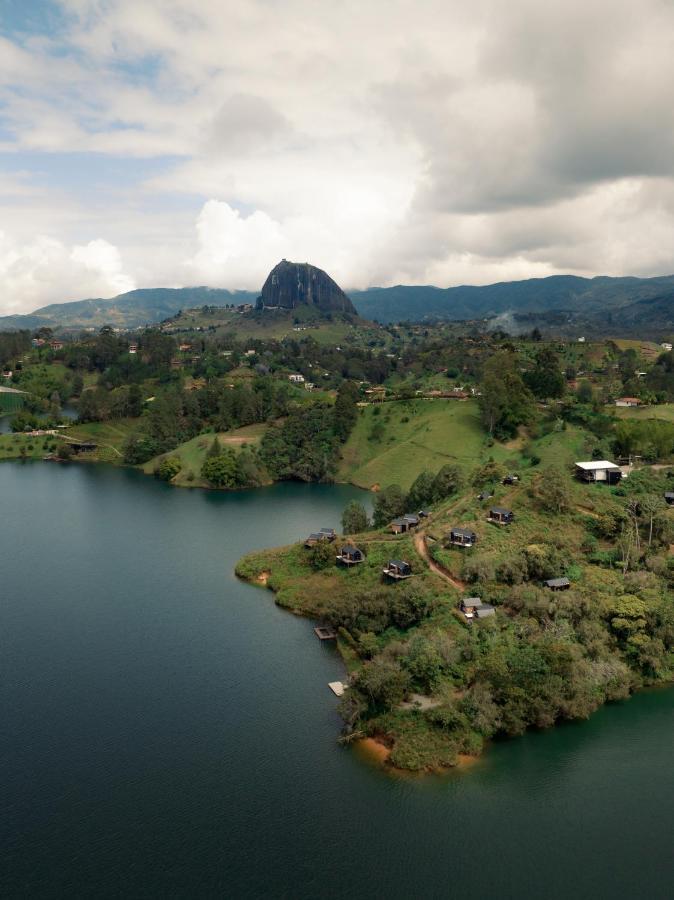 The Boato Hotel Guatapé Εξωτερικό φωτογραφία View of the town of Guatapé and the rock of Guatapé