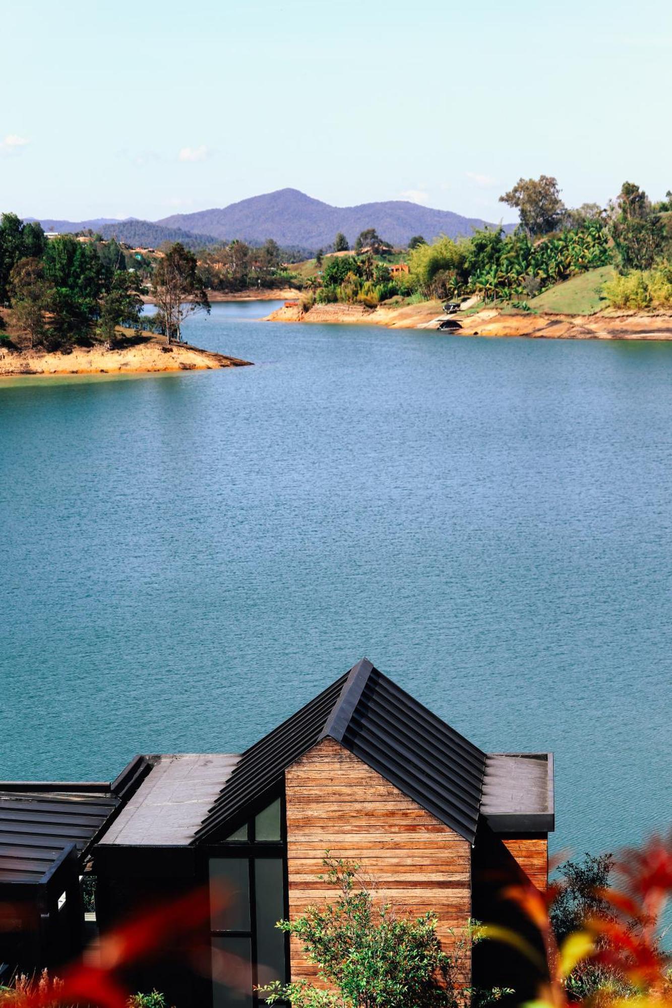 The Boato Hotel Guatapé Εξωτερικό φωτογραφία The reservoir