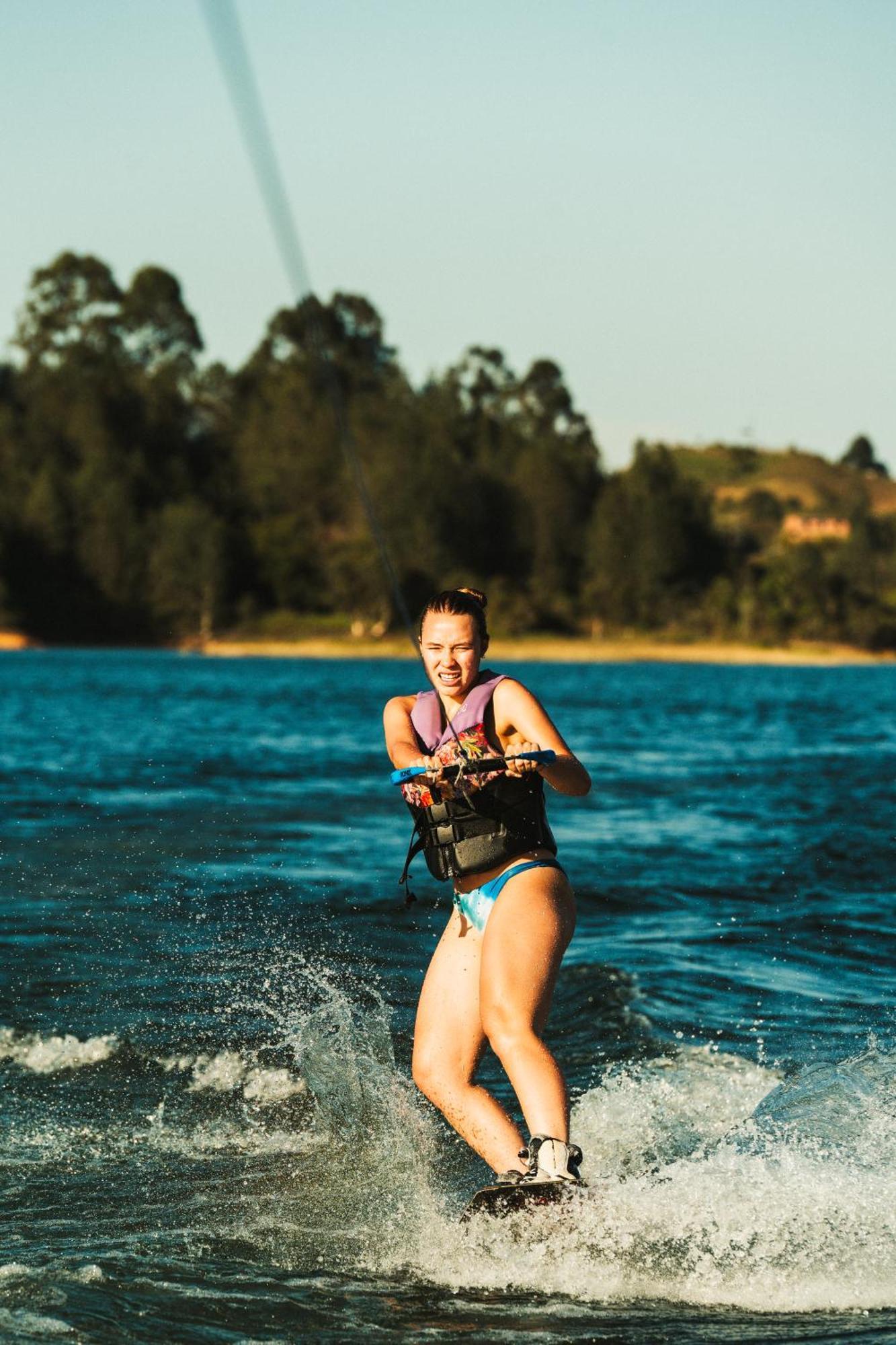 The Boato Hotel Guatapé Εξωτερικό φωτογραφία A woman waterskiing