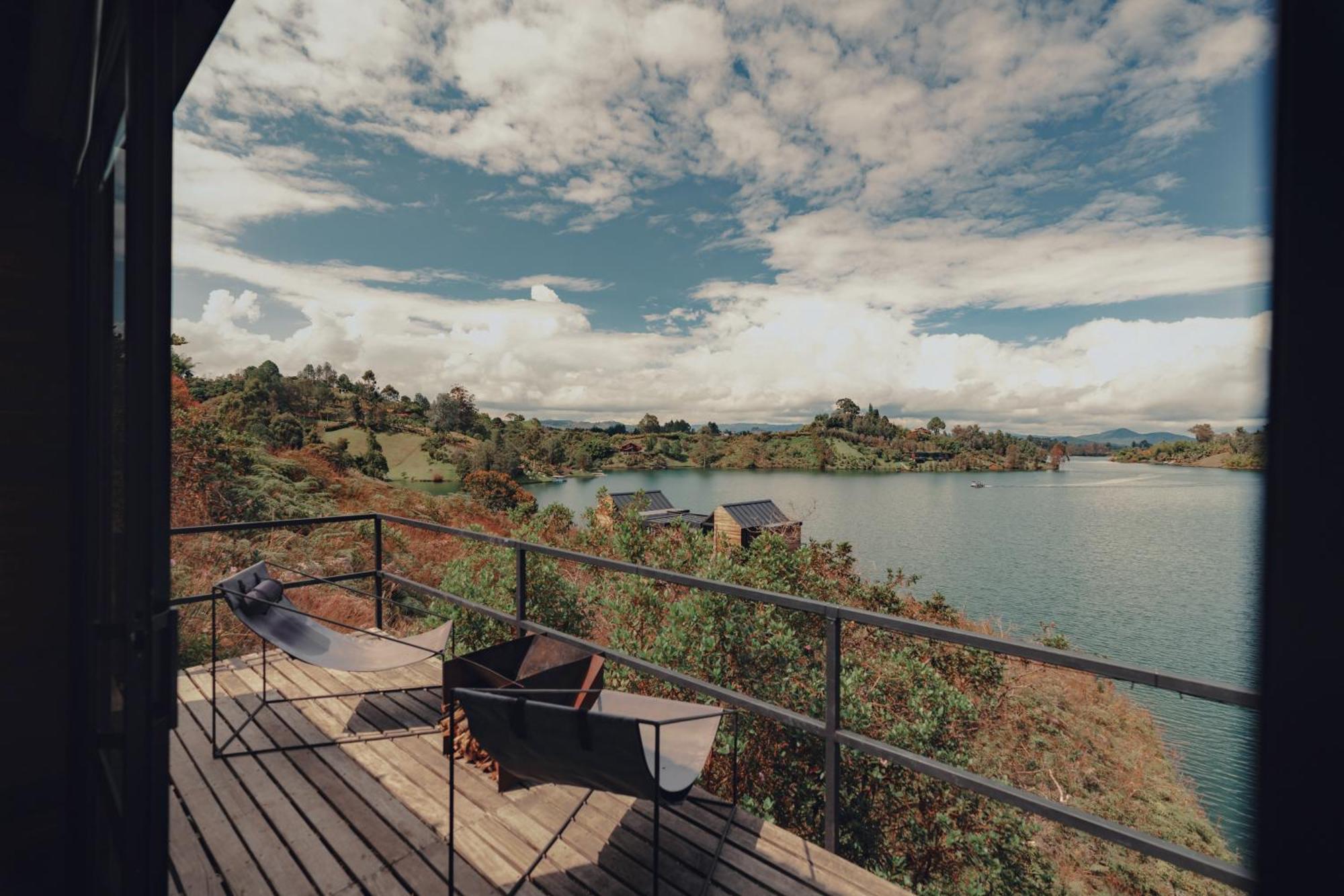 The Boato Hotel Guatapé Εξωτερικό φωτογραφία View of the lake from the hotel